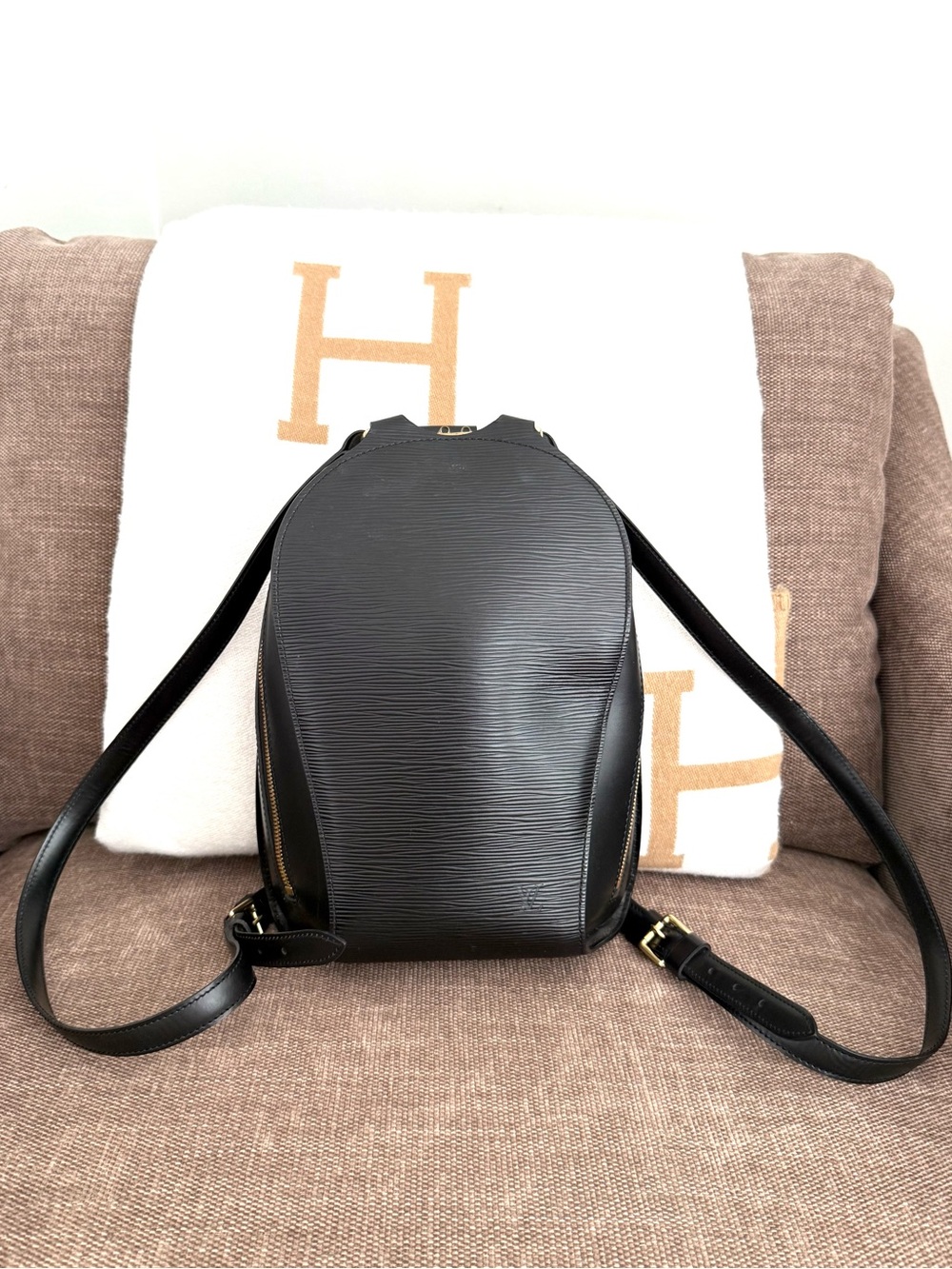 Authentic Louis Vuitton Mabillon back pack black Epi leather M52232 - Picture 2 of 16